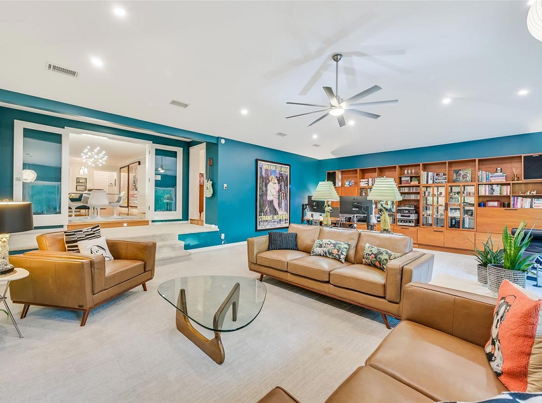 Location. Privacy. Space. Beauty. Access. Versatility.