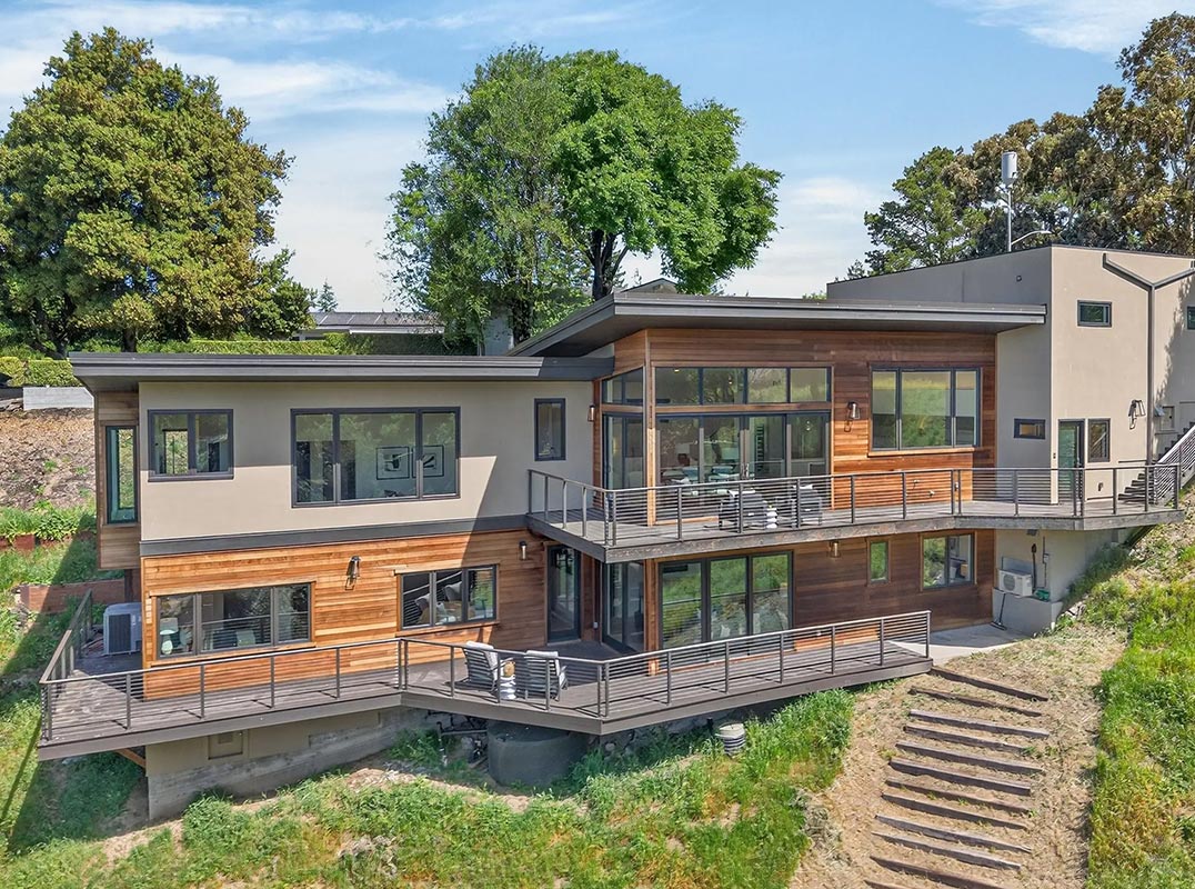 Stunning Contemporary With Gorgeous Panoramic Views 