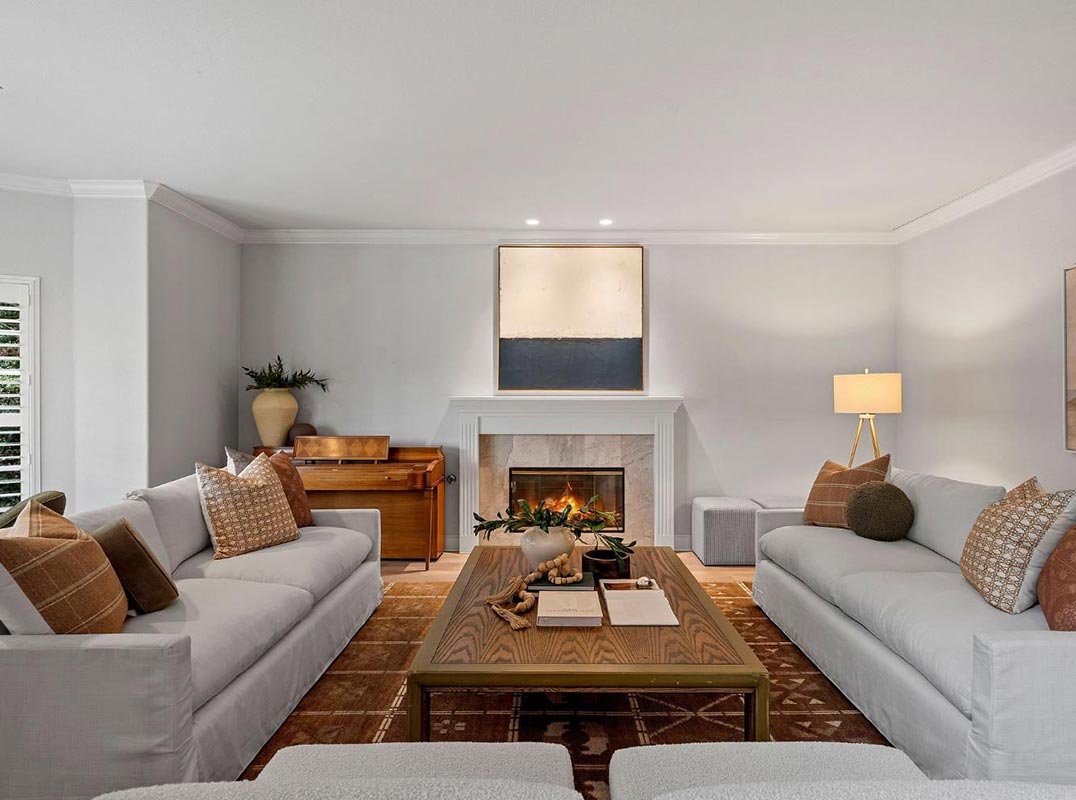 Stunning Custom Build - Private Lane in Sierra Oaks!