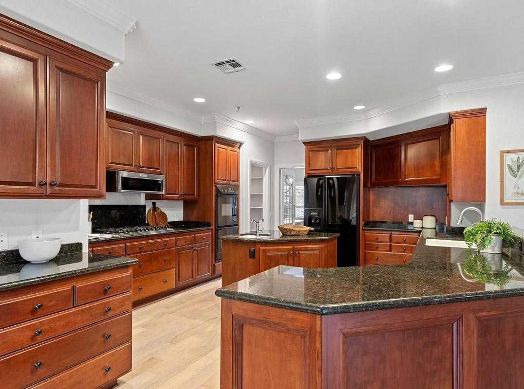 Stunning Custom Build - Private Lane in Sierra Oaks!