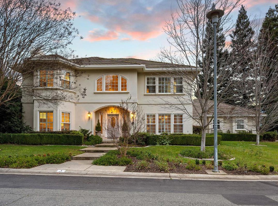 Stunning Custom Build - Private Lane in Sierra Oaks!