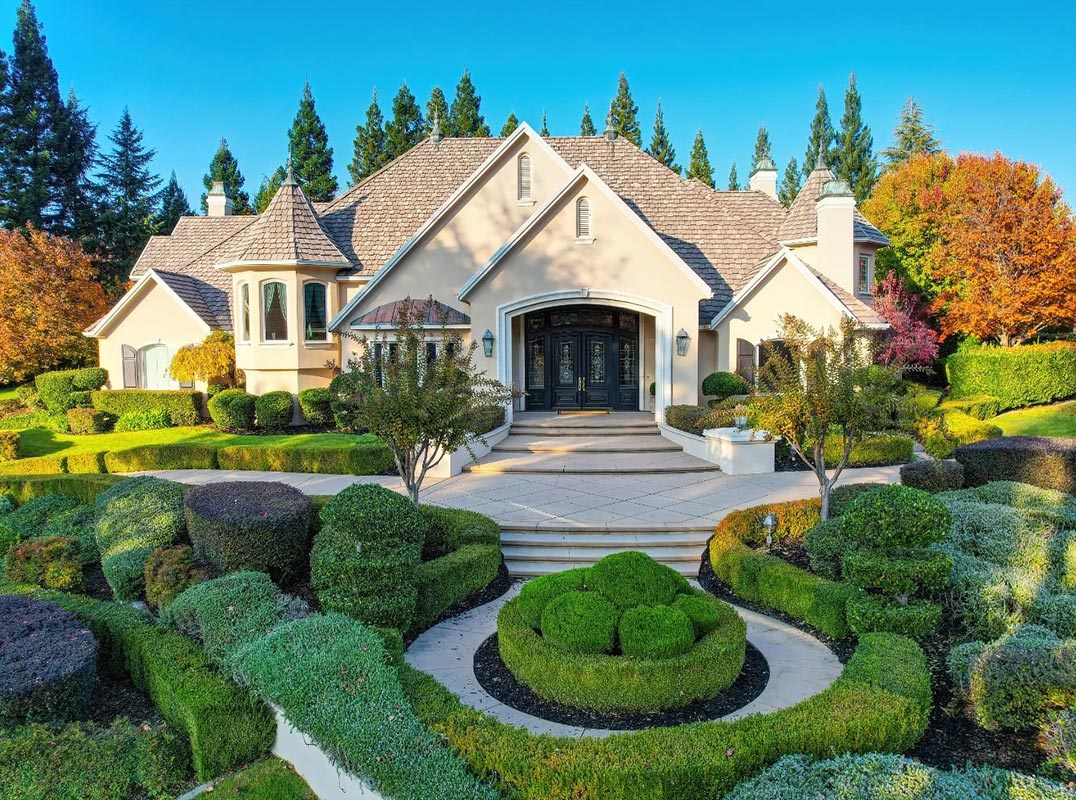 Distinguished Estate In Guard-Gated Wexford