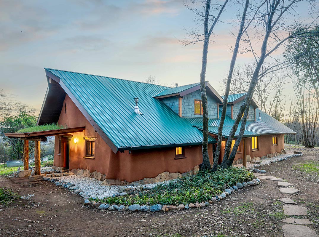 Unique Off-The Grid Sanctuary --The Cob Mahal: An 81 Acre Legacy Retreat