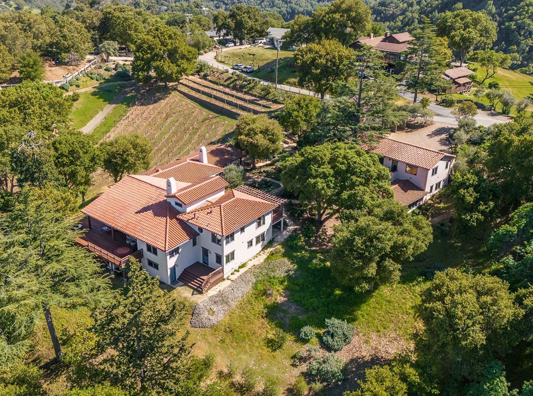 Private Two Acre Vineyard Estate With Sweeping Bay Views