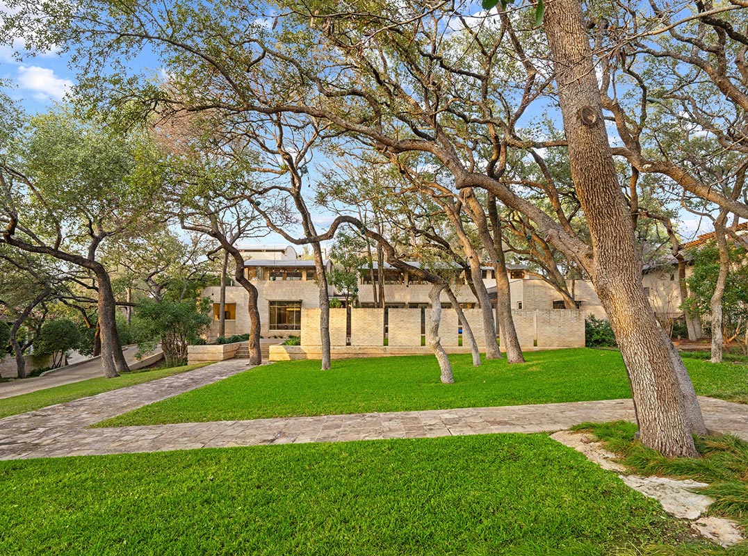 Bespoke Modern Residence, Designed By Renowned Architect Ken Bentley