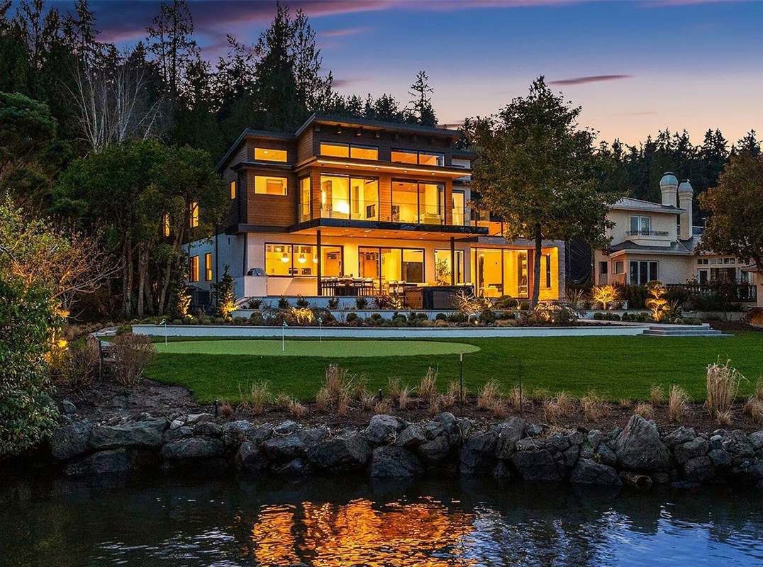 Rare Lake Washington Waterfront