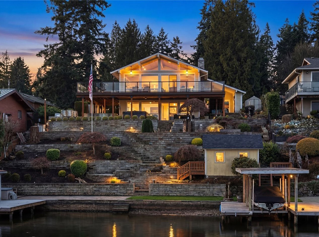 Exceptional Lakeridge Home