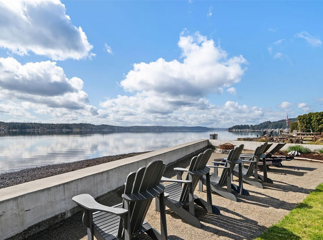 Beautiful Hood Canal Retreat