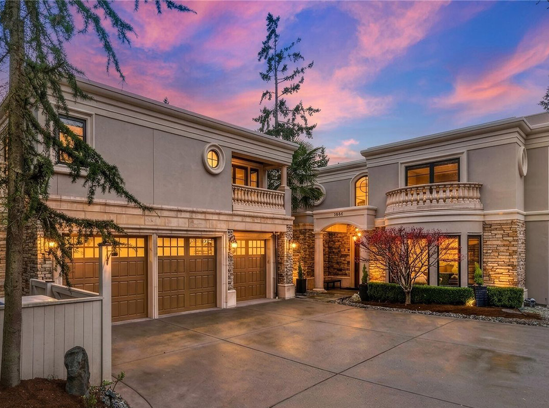 Sophisticated Medina Residence