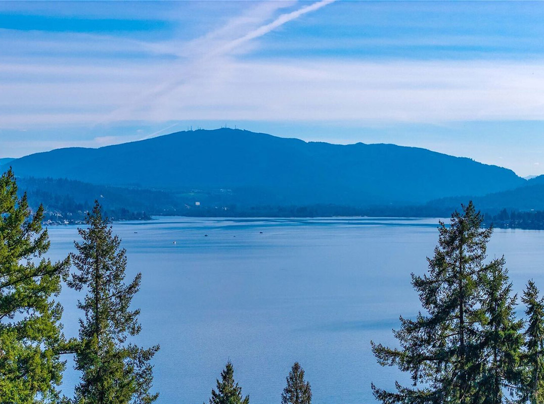 Beautifully Updated Residence