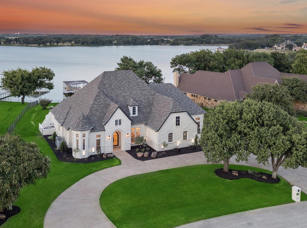 Gated And Guarded Community Of The Resort On Eagle Mountain Lake