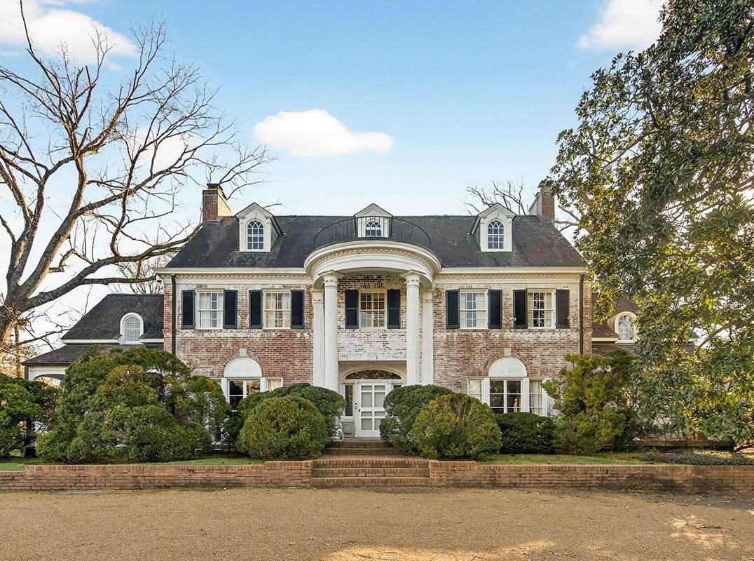 Timeless Historic Estate 