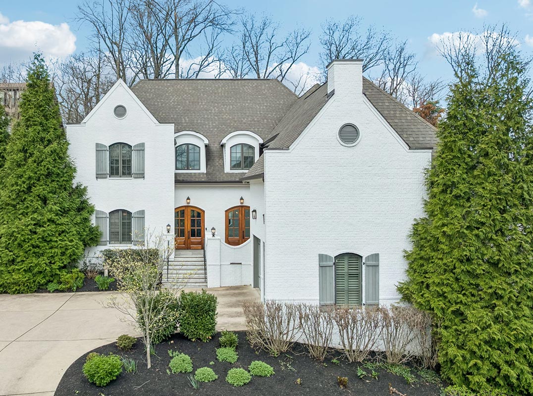 Perfect Green Hills Location!