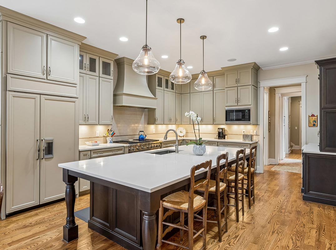 Perfect Green Hills Location!