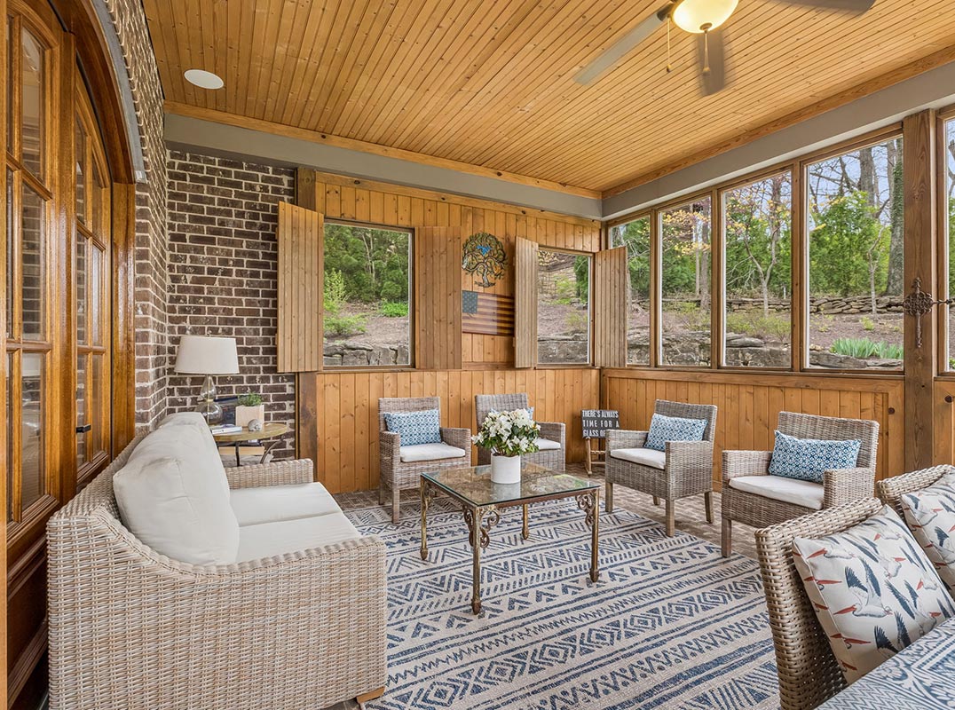 Perfect Green Hills Location!