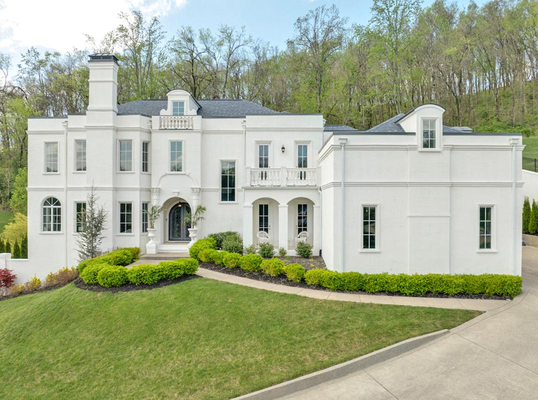 A Breathtaking Contemporary Estate With Clean Architectural Lines, A Resort-Style Pool, And Private Surroundings.