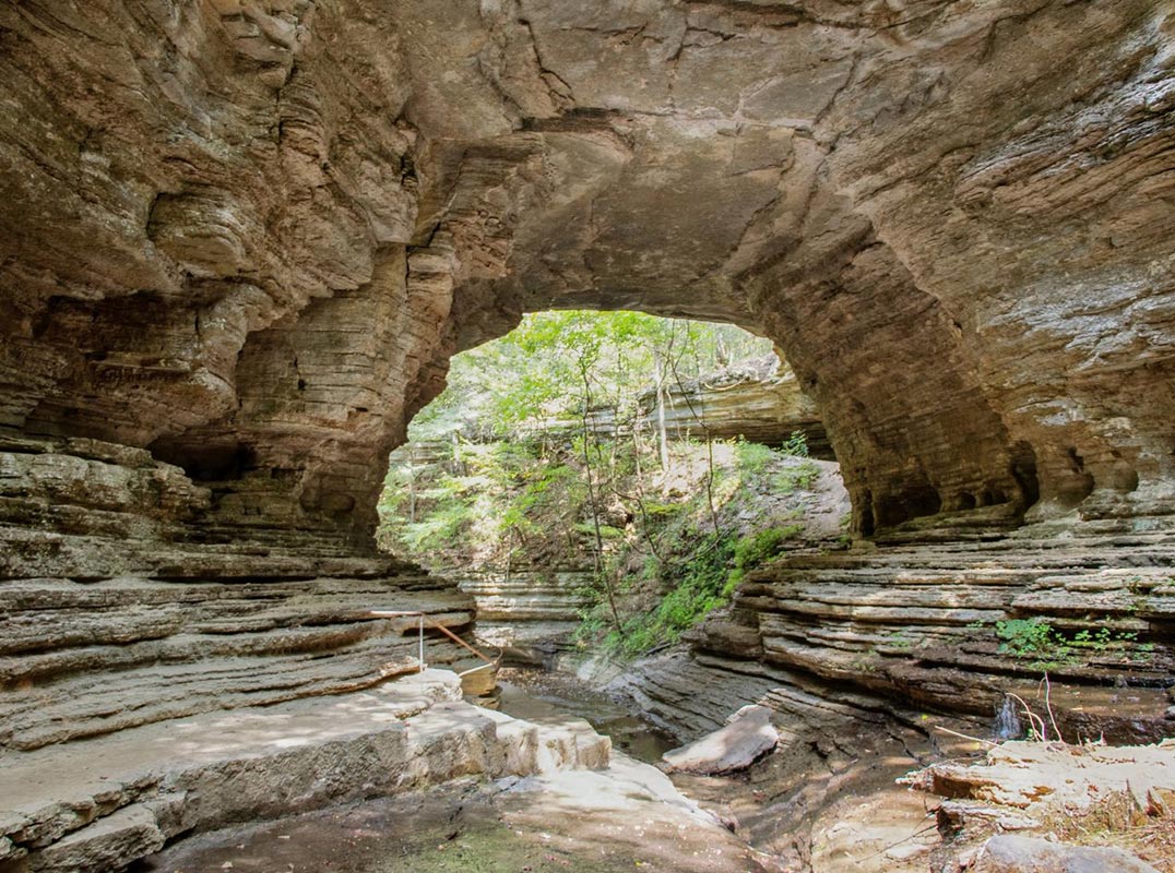 Rare Tennessee Landmark & Retreat Across 51 Acres