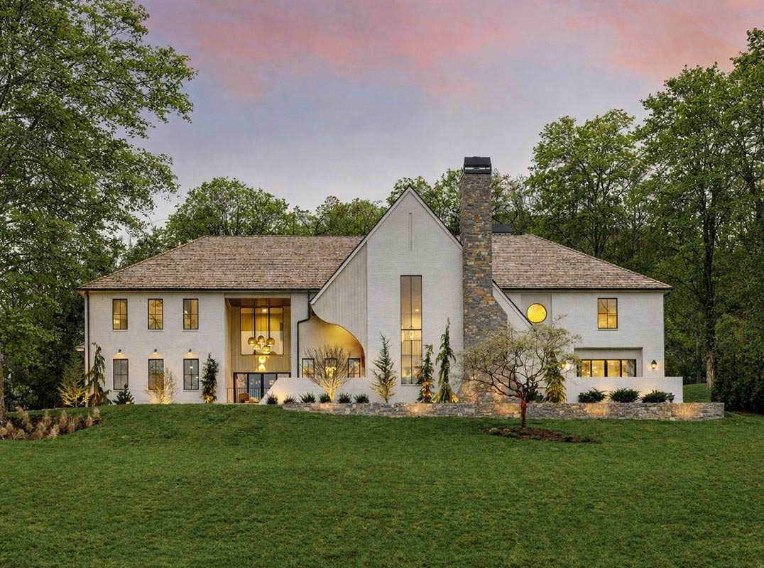 Extraordinary Estate Tucked Within Oak Hill