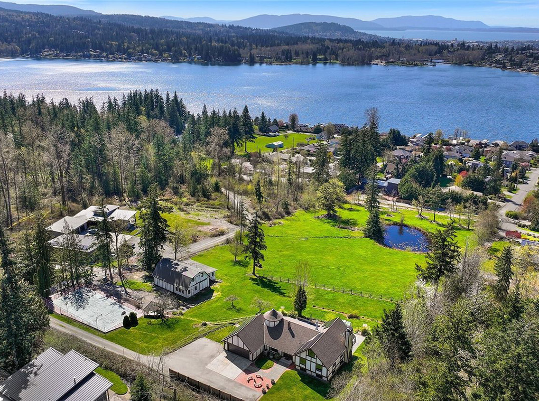 Sprawling Acreage Estate