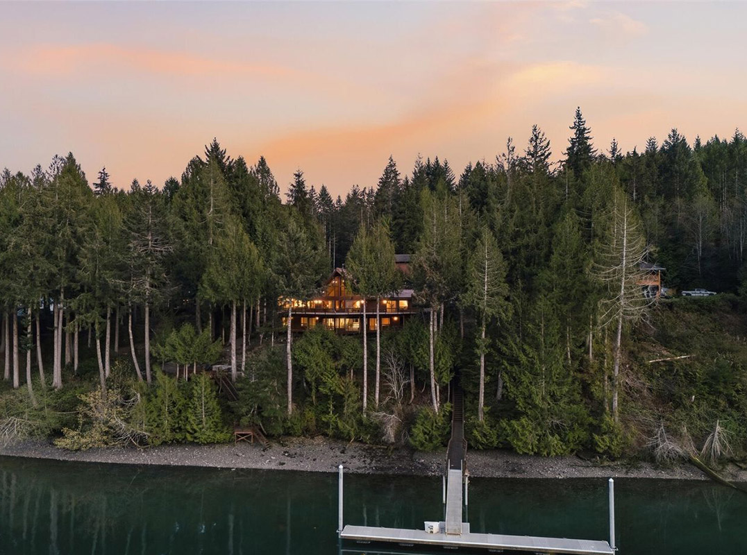 The Salt & Cedar House