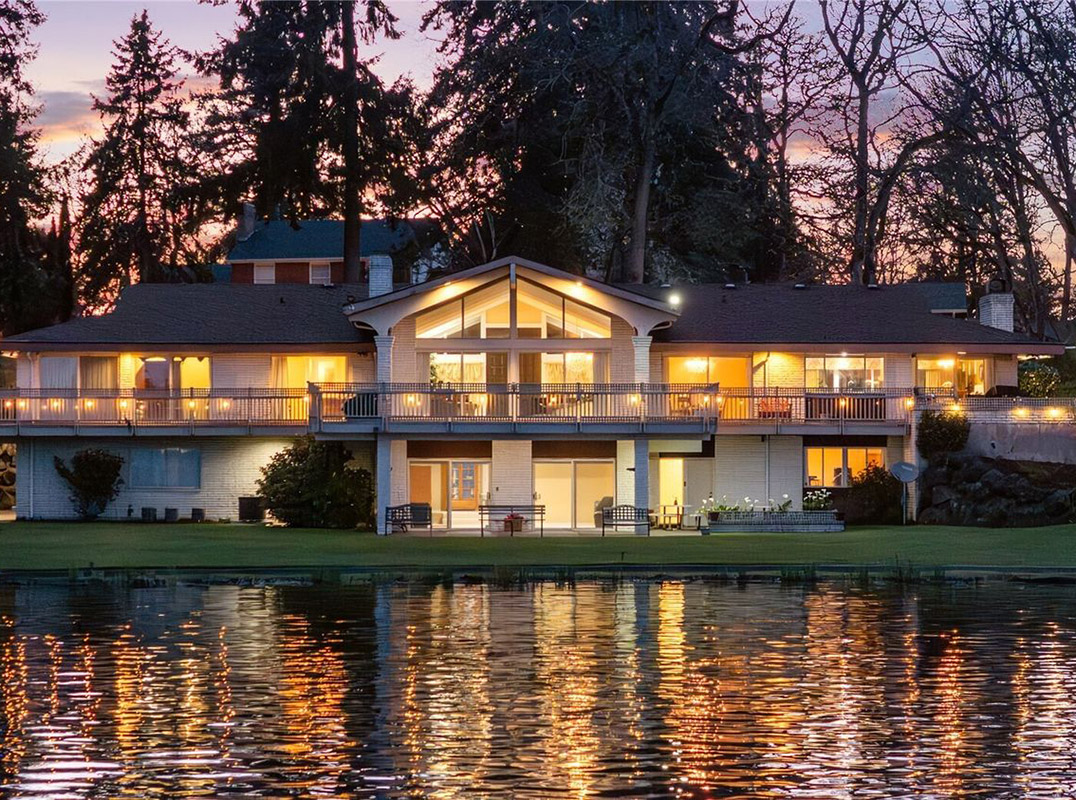 Exceptional Lake Steilacoom Estate