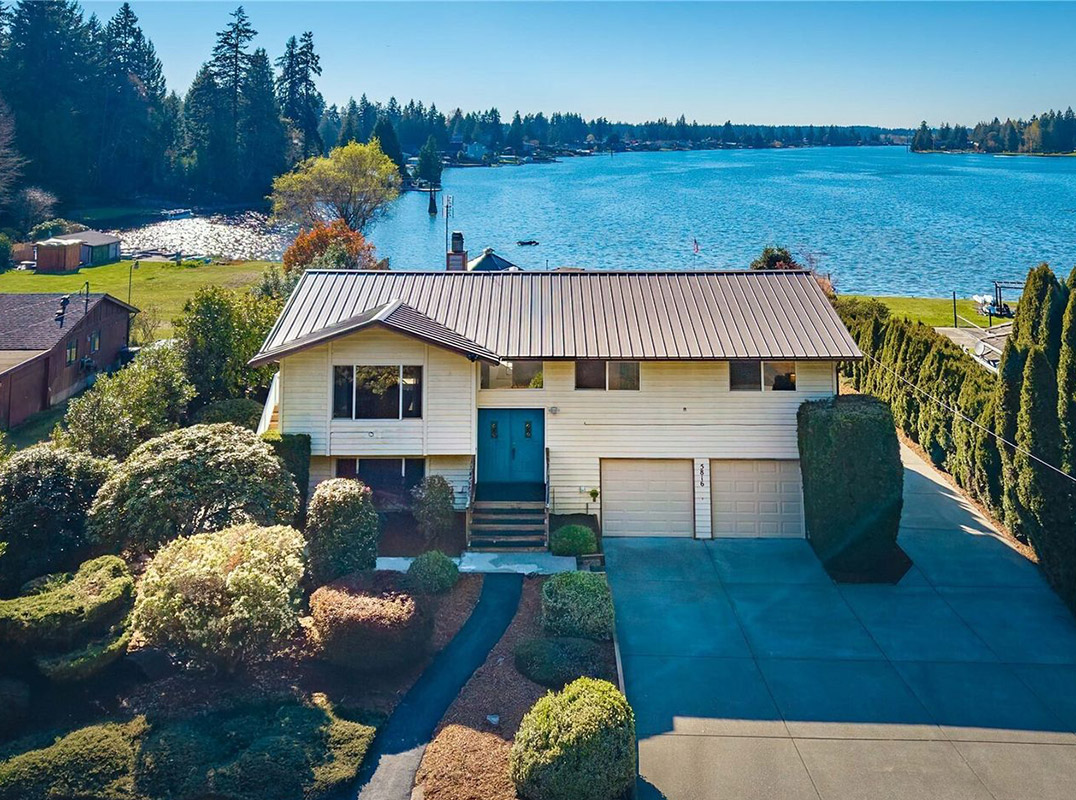 West-Facing Lake Tapps Waterfront