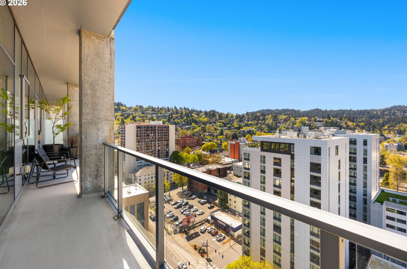 West Facing Penthouse | Eliot