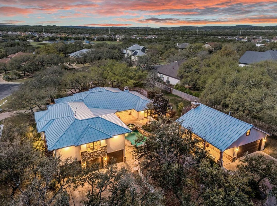 True Estate-Style Living In The Heart Of San Antonio