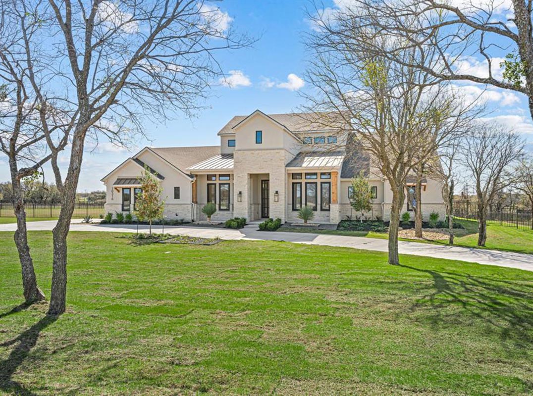  Hill Country Charm And Modern Sophistication