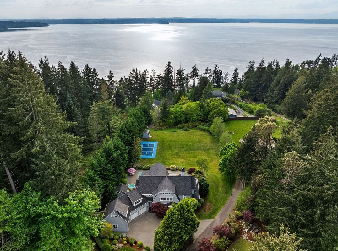 Nantucket Meets Pacific Northwest
