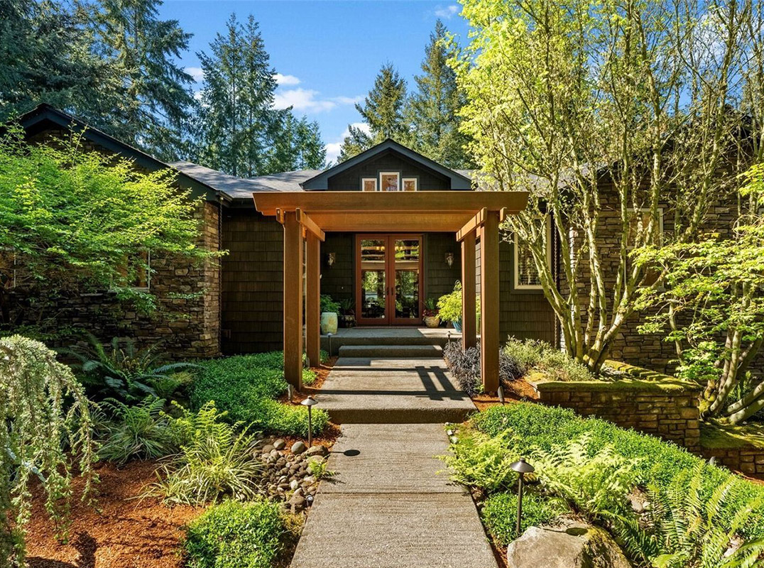 Incredible Canterwood Residence