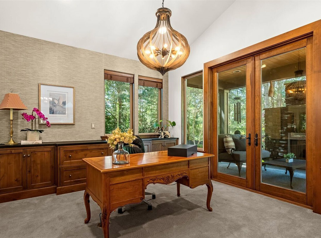 Incredible Canterwood Residence
