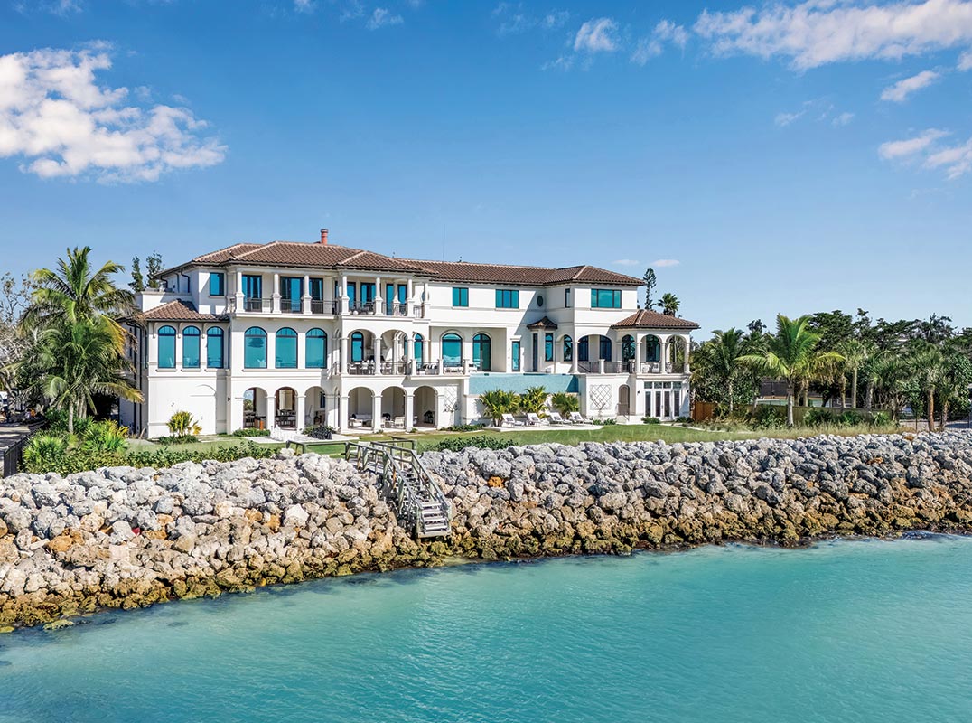 Siesta Key Gulf-Front Estate With Sweeping Views