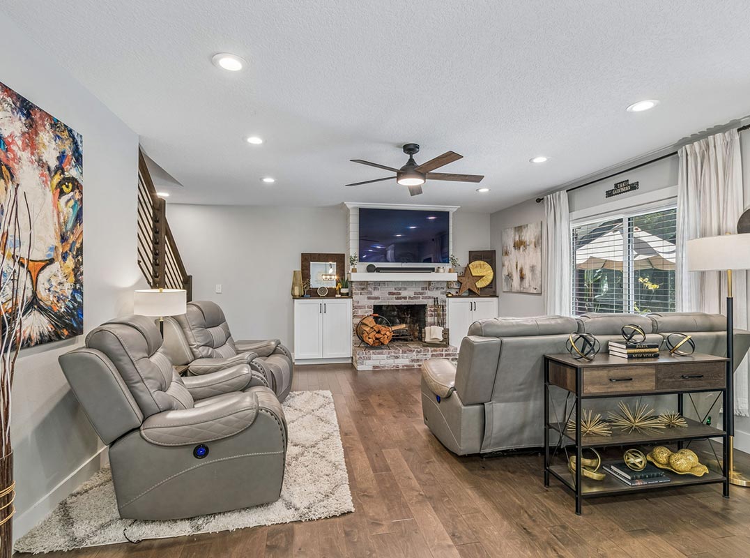 Charming 5 Bedroom Pool Home + Detached Office