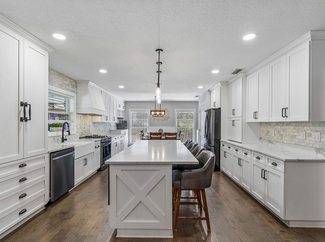 Charming 5 Bedroom Pool Home + Detached Office