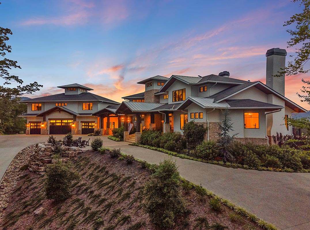 Mountain Estate with 36.79± Private Acres in Mills River