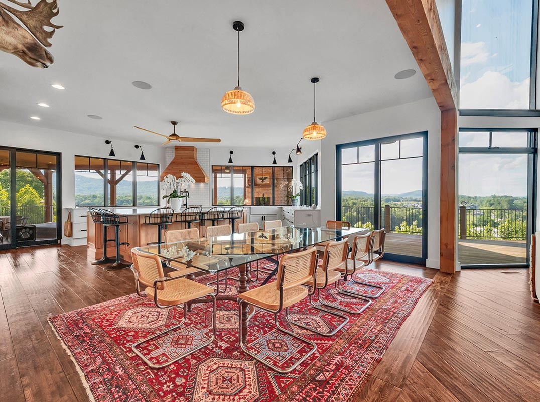 Mountain Estate with 36.79± Private Acres in Mills River