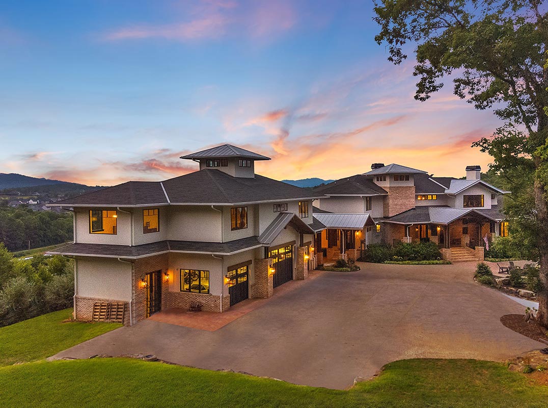 Mountain Estate with 36.79± Private Acres in Mills River