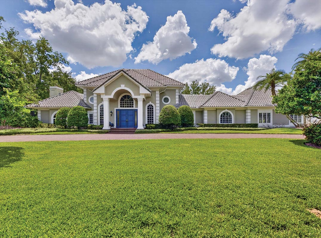 Executive Estate in Avila Golf and Country Club