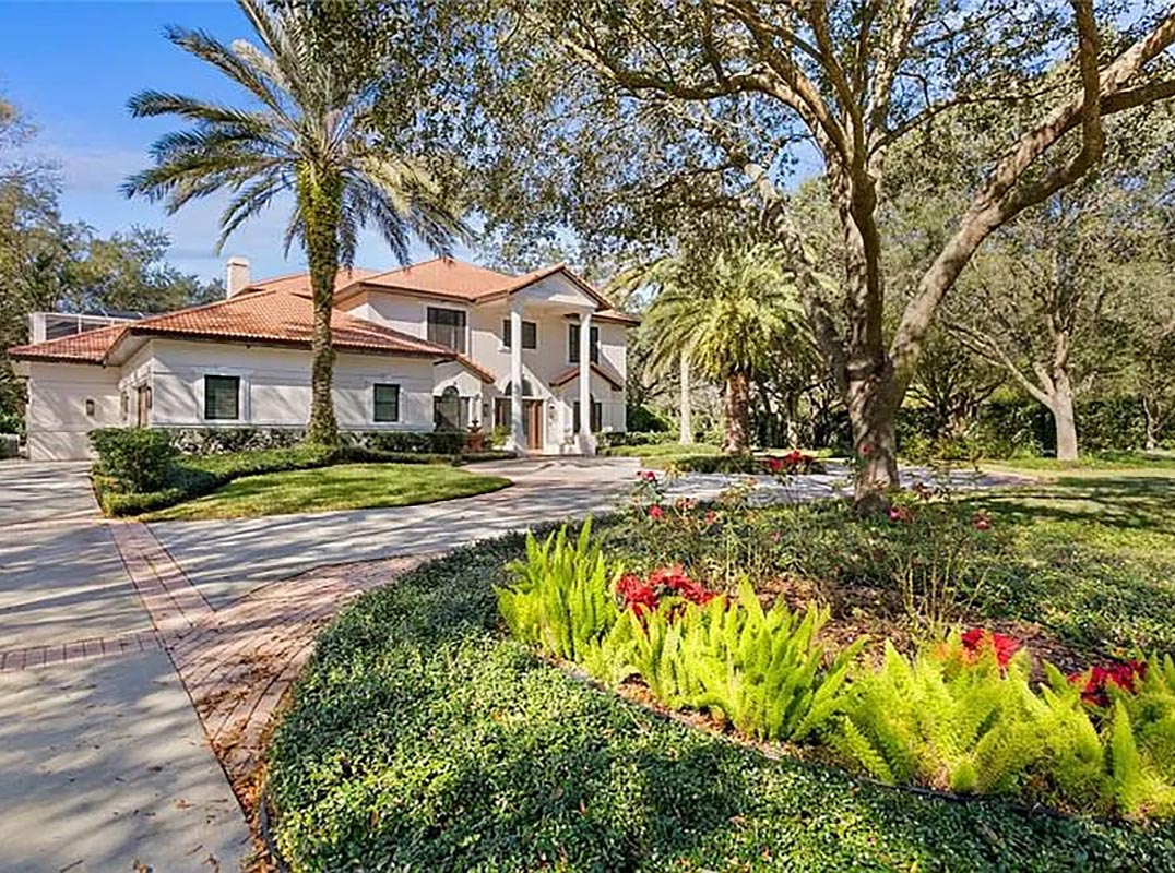 Executive Estate Located inm Avila Golf and Country Club