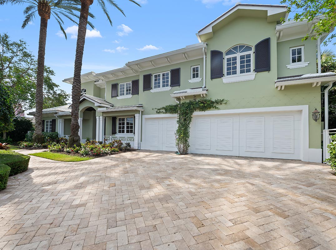 Exquisite Deepwater Estate With Unprecedented Views