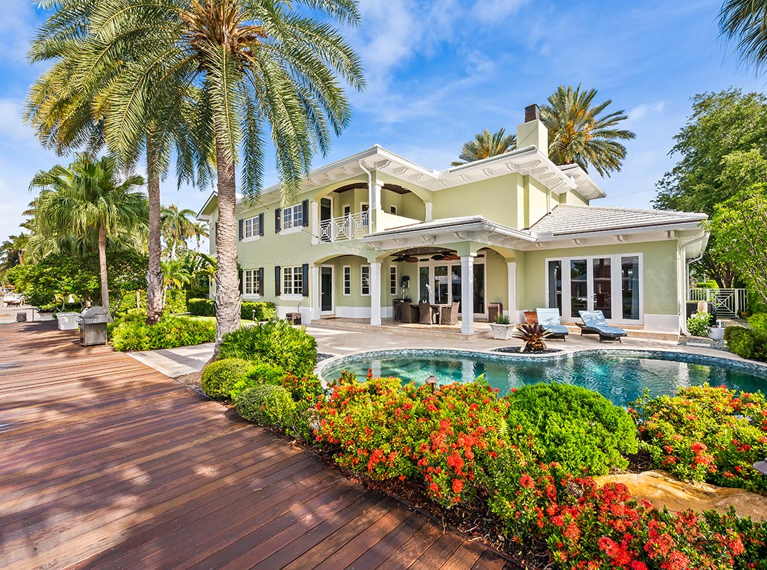Exquisite Deepwater Estate With Unprecedented Views