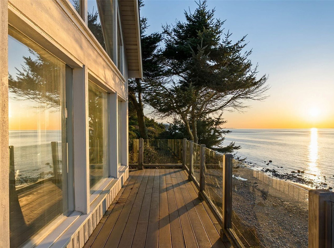 Inviting Port Townsend Retreat