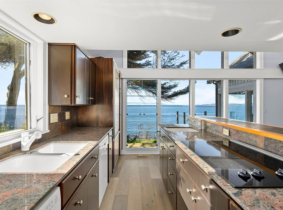Inviting Port Townsend Retreat