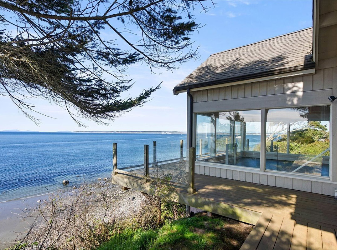 Inviting Port Townsend Retreat