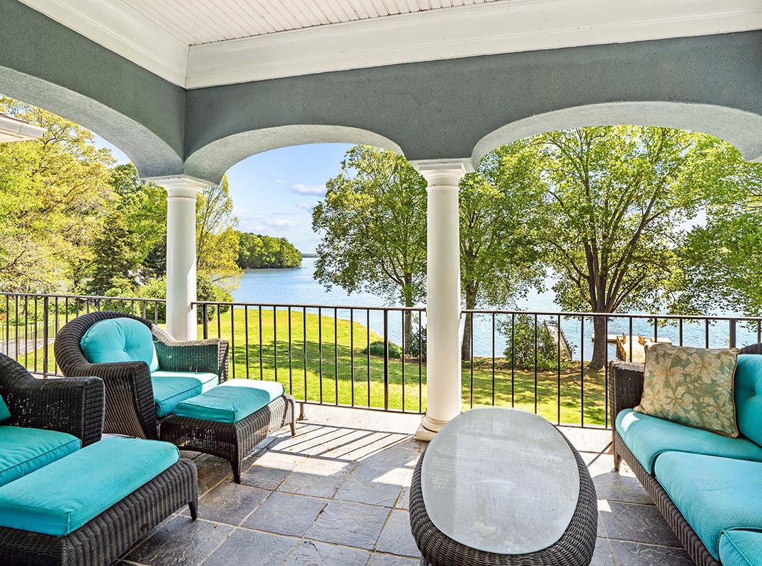 Spectacular Waterfront Living on High Rock Lake