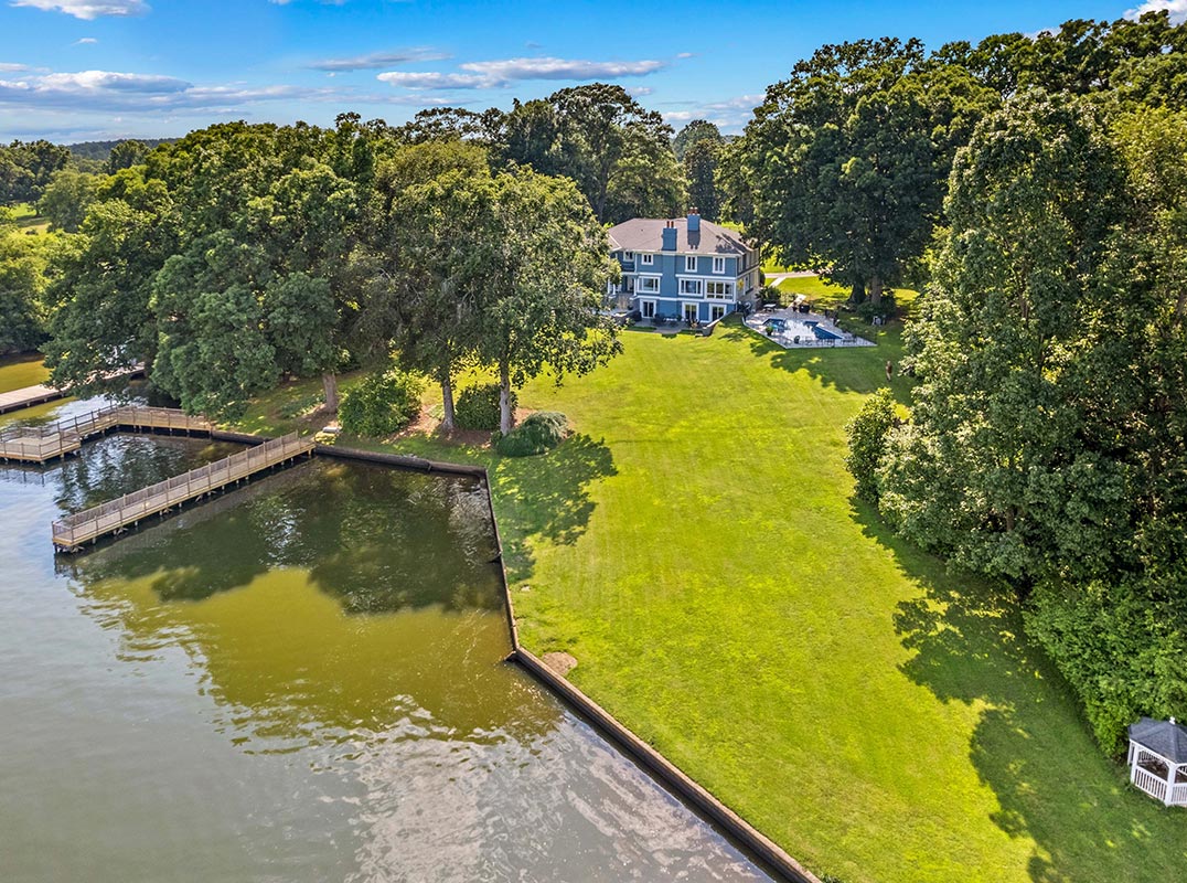 Spectacular Waterfront Living on High Rock Lake