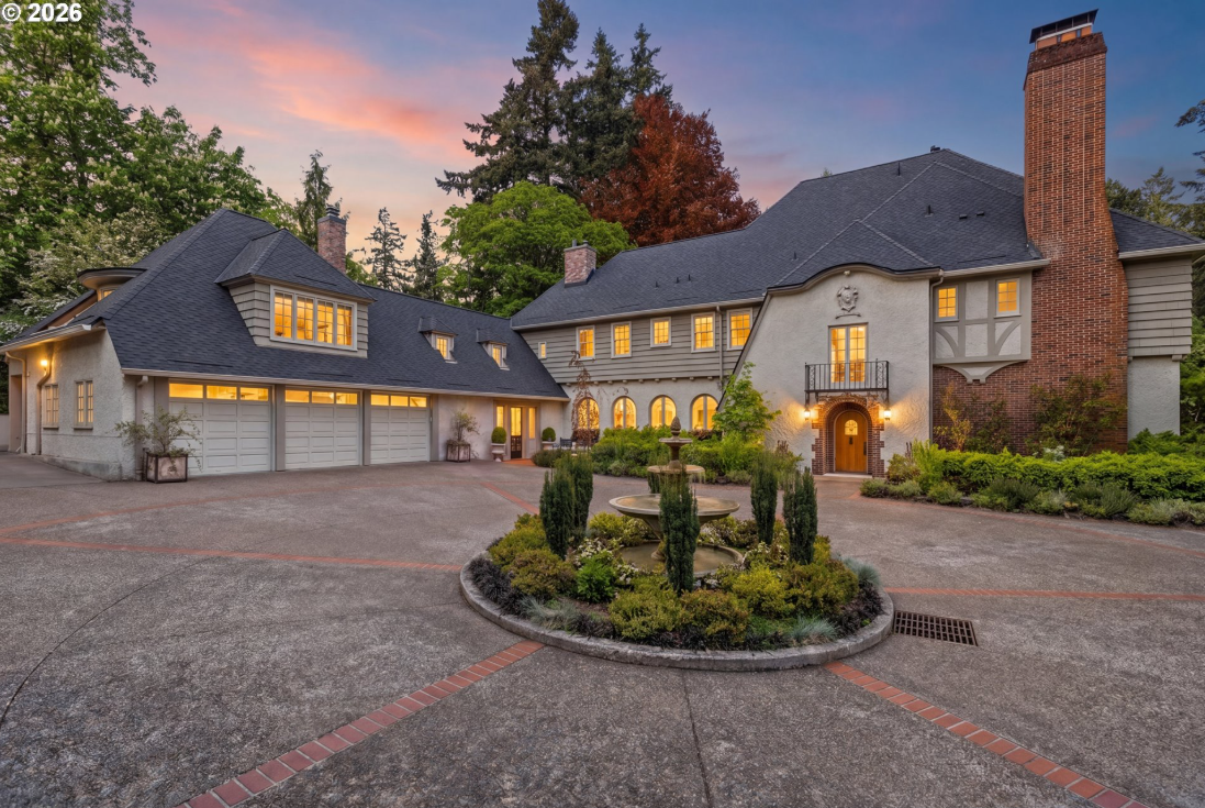 11,000 Square-Foot, 2 Acre Dunthorpe English Estate