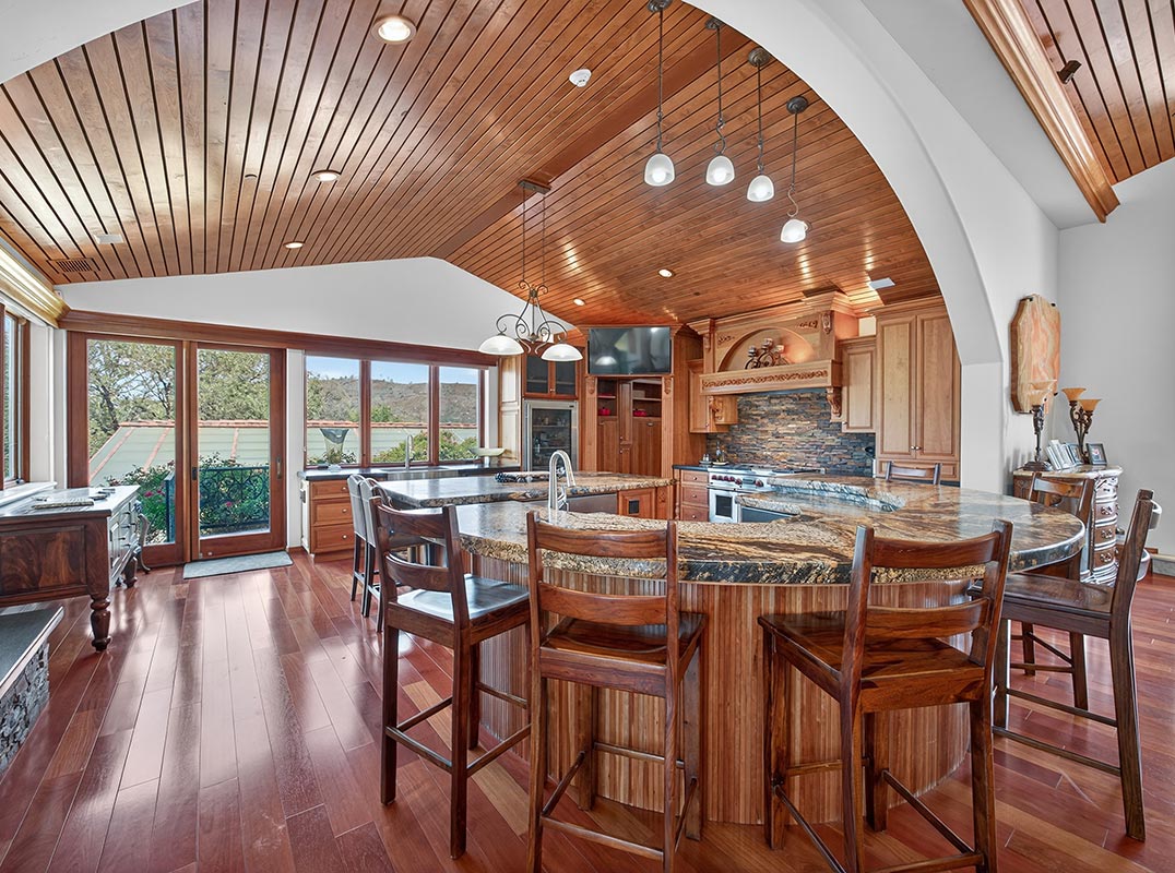 Extraordinary 48-Acre Estate