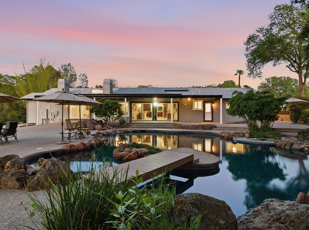 Resort Living Meets Open Space